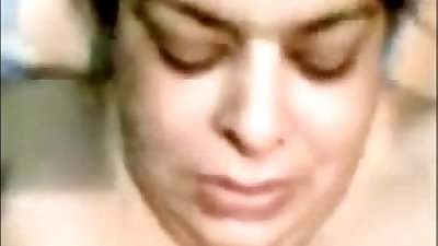 भारतीय चाची मुख-मैथुन और वीर्य निकालना पर चेहरा