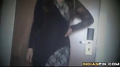 Sexy Indische Hündin in Hot Hohe heels