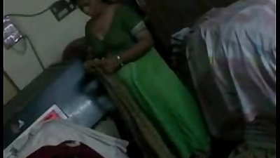 amatur india suri rumah bhabhi mengubah beliau baju mendedahkan tetek