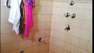 पाकिस्तान किशोरी नग्न स्नान बालों वाली चूत