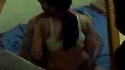 4696735 देसी चाची गड़बड़ के साथ पति चुपके से पर कब्जा वीडियो