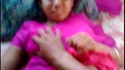 desi Bhabhi in saree Big Titten gedrückt Hausgemachte Indische Sex
